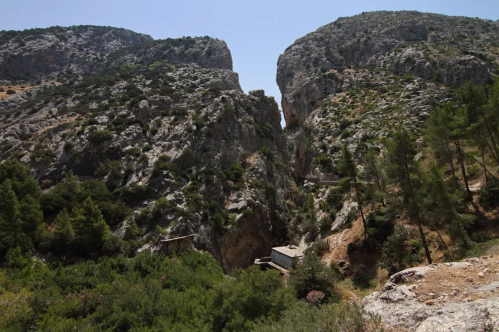 Pasarelas del Caminito del Rey en la entrada norte del Desfiladero de los Gaitanes